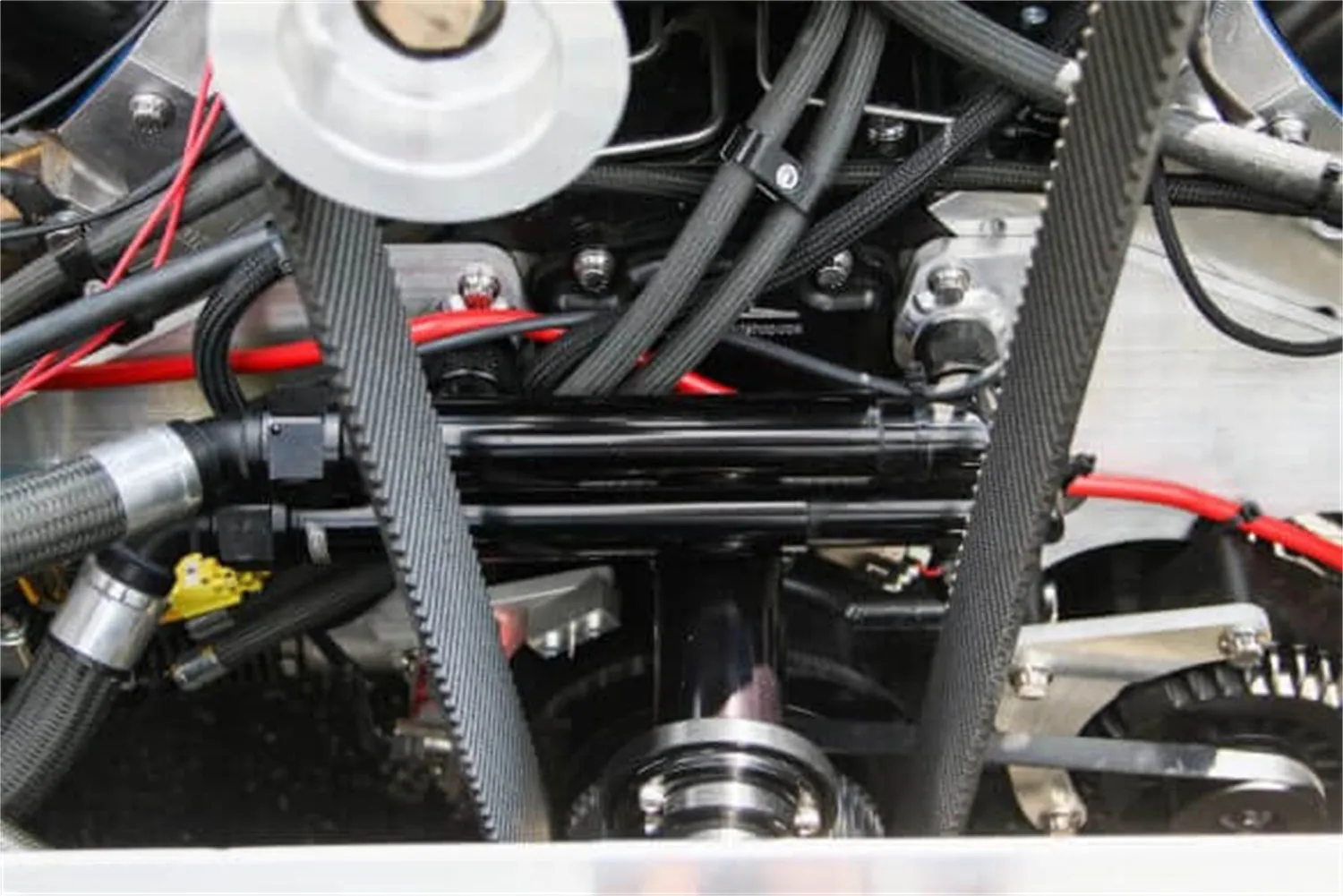 Earl's Performance LS0040ERL Water Pump Adapter Kit; Remote; -16AN For GM LS Engines;